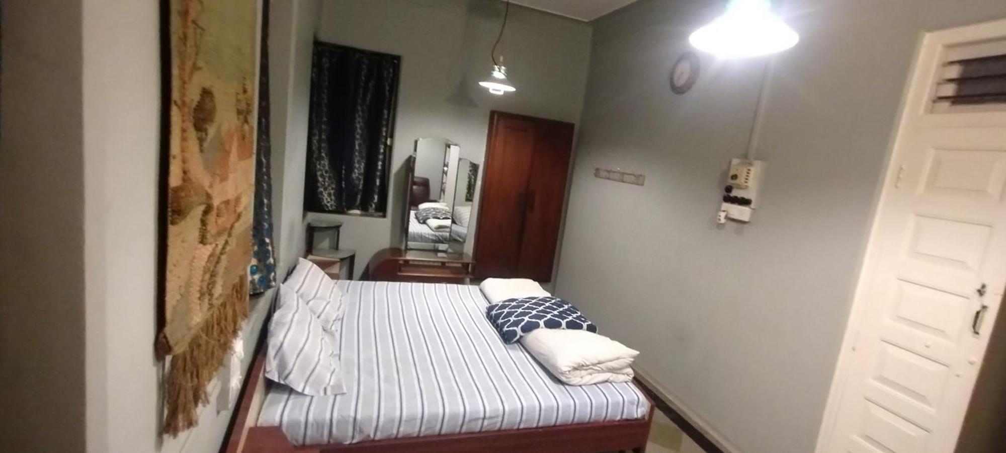 Madhav Bhavan Guest House Pune Esterno foto