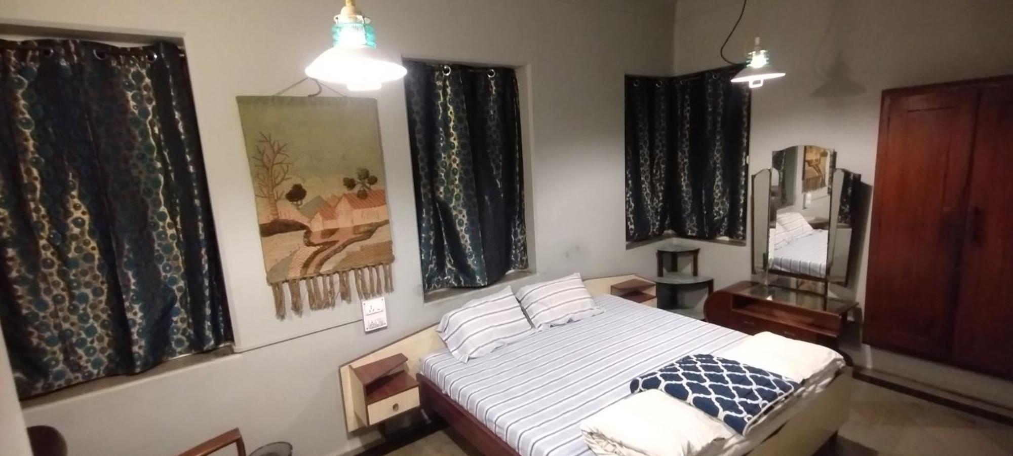 Madhav Bhavan Guest House Pune Esterno foto