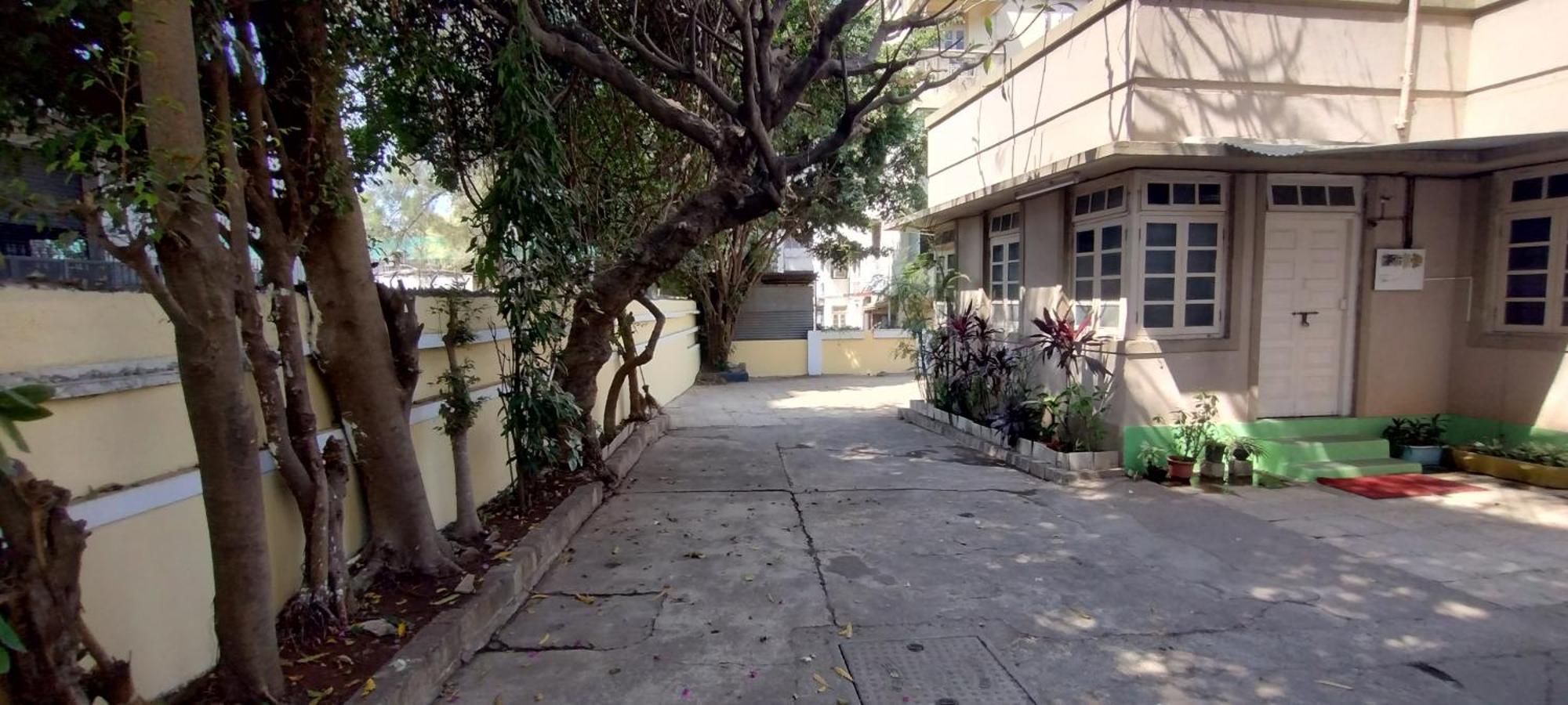 Madhav Bhavan Guest House Pune Esterno foto